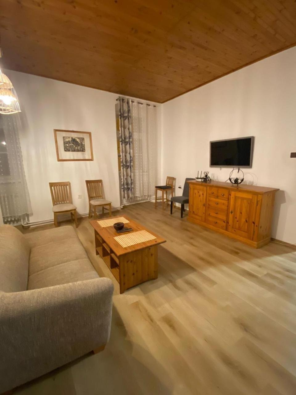 City Apartment Cheb Exteriör bild